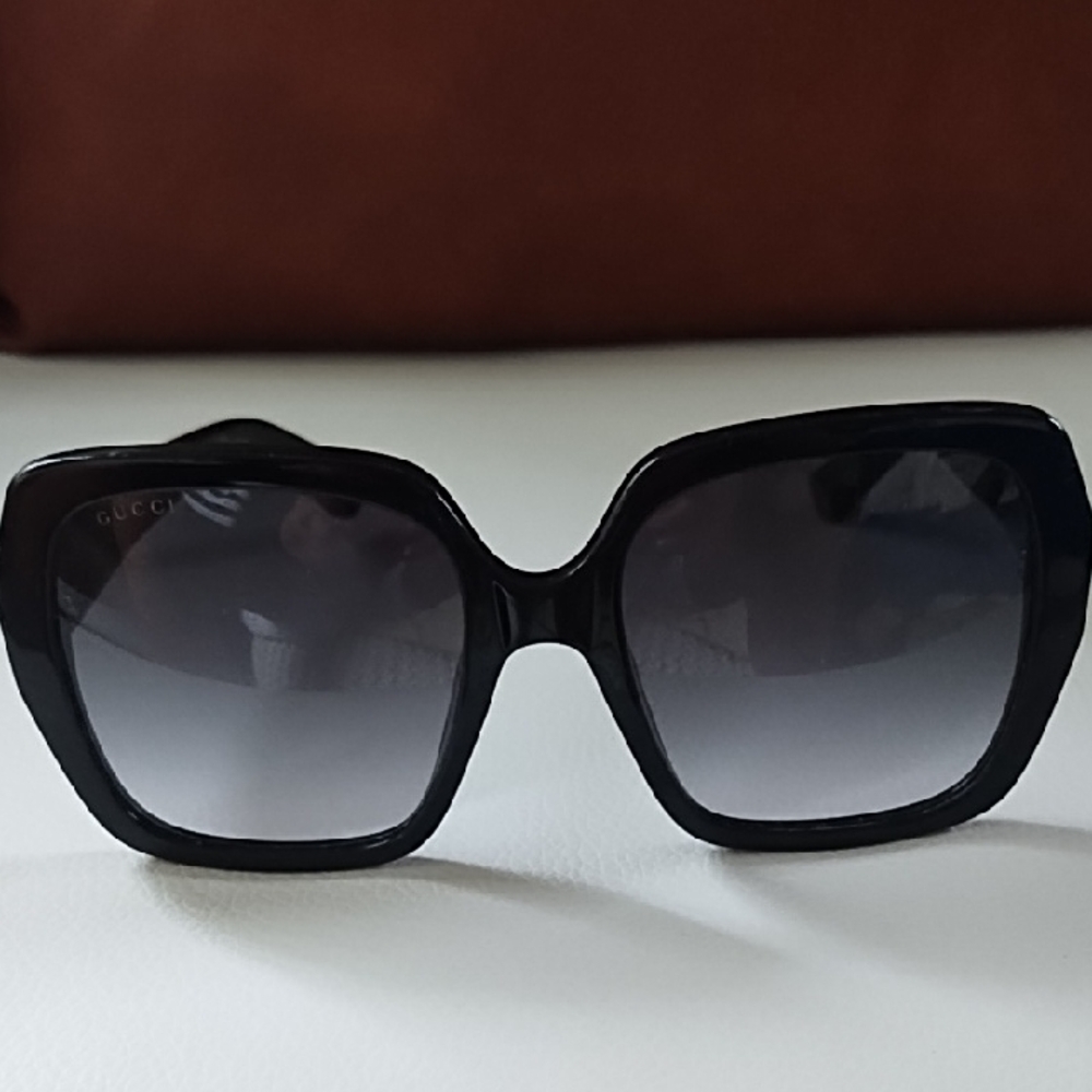 Gucci Black Women's Sunglasses - Picture 1 of 6